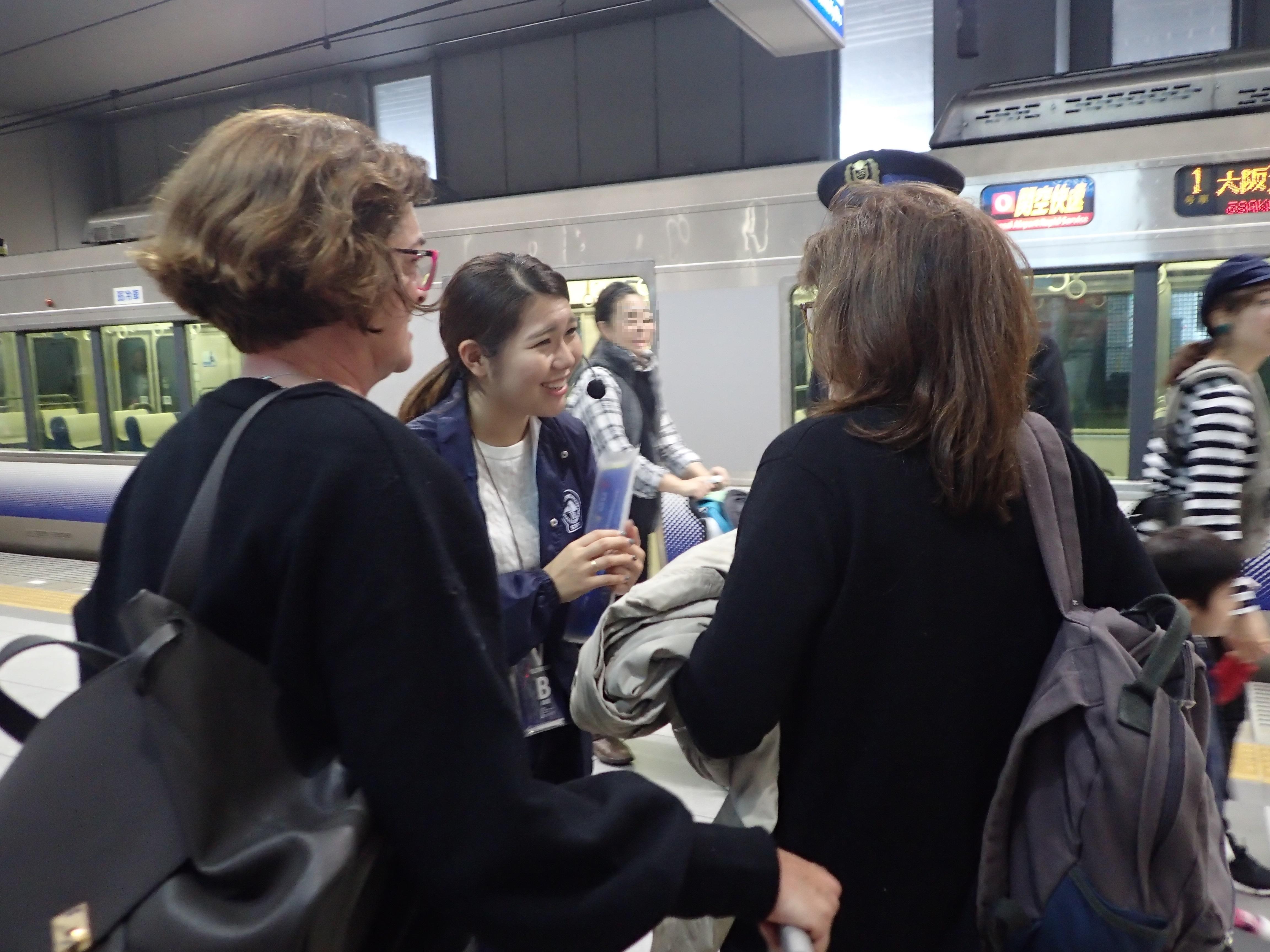 PA280035−駅ホーム.JPG