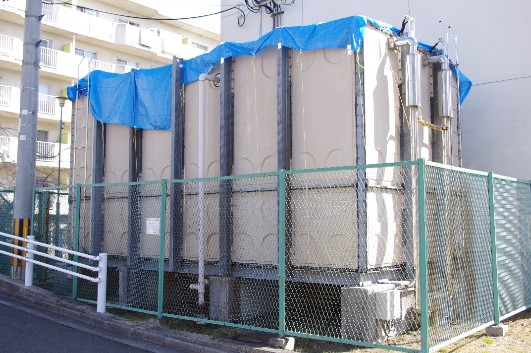 仙台市内のFRPタンクの被害
