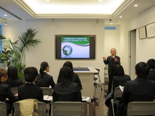 広島修道大学森嶋名誉教授による日本の国際協力の歴史と現状についての説明