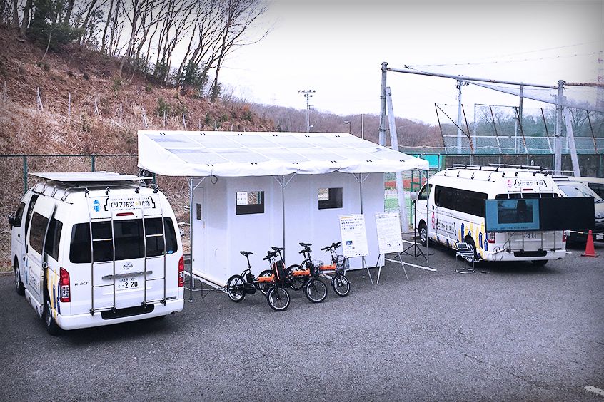 「D-ZEV」災害時に情報通信、救急救護などを行うためのエネルギー供給設備を含めた各種装置を搭載