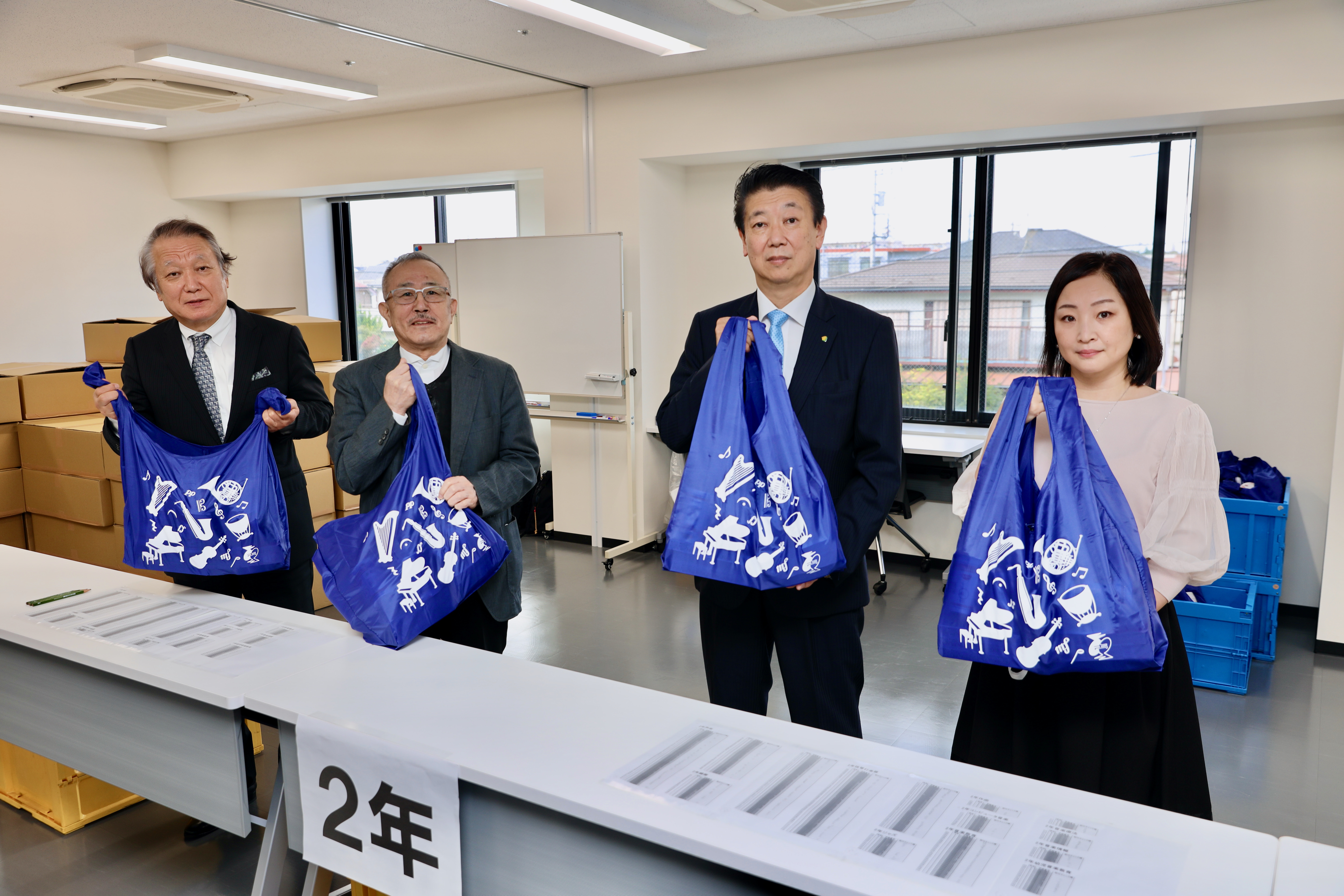 左から:学長:武田 忠善、同調会会長:山下 洋輔氏、株式会社いなげや 代表取締役社長:本杉 吉員氏、後援会会長:吉澤 和恵氏