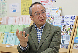獨協大学 国際教養学部言語文化学科 浅山佳郎教授