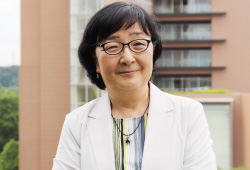 東京外国語大学長 林 佳世子 （はやしかよこ）